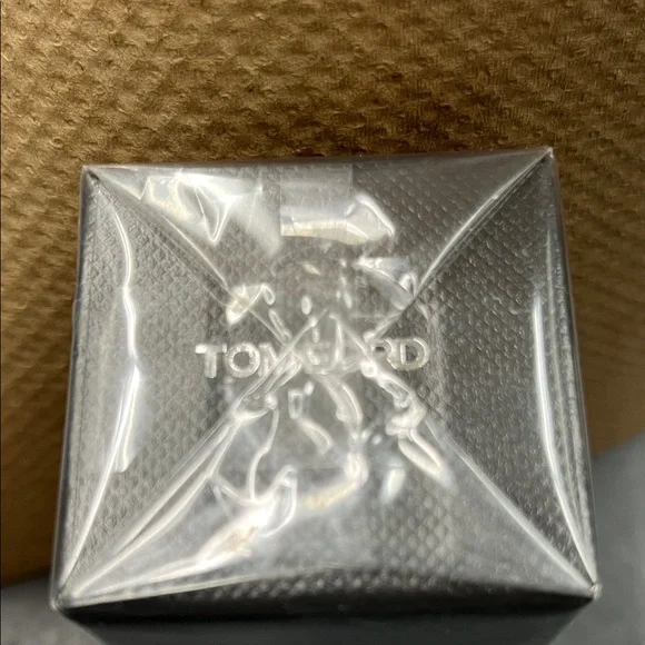 NIB Tom Ford Oud Wood Eau de Parfum in Sealed Box 1.7oz 50ml - Picture 4 of 9